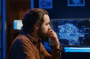 Cerca del 50 % de los jóvenes que sienten malestar emocional acuden primero a internet antes que a un especialista. Foto: UCAL/Difusión.