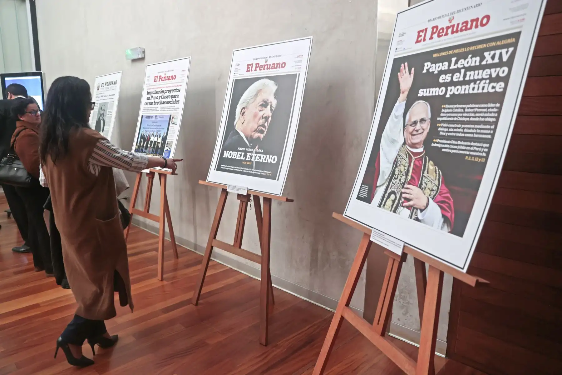 Diario El Peruano presenta exposición de sus portadas históricas, en el marco del Ciclo de Conferencias “El Peruano: 200 años de Comunicación Oficial y Seguridad Jurídica”.Foto: ANDINA/Vidal Tarqui