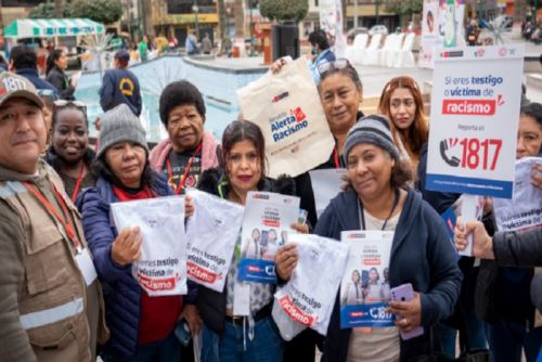 En el Perú, cerca de seis millones de personas se identifican como parte de un pueblo indígena u originario, y aproximadamente un millón como parte del pueblo afroperuano.