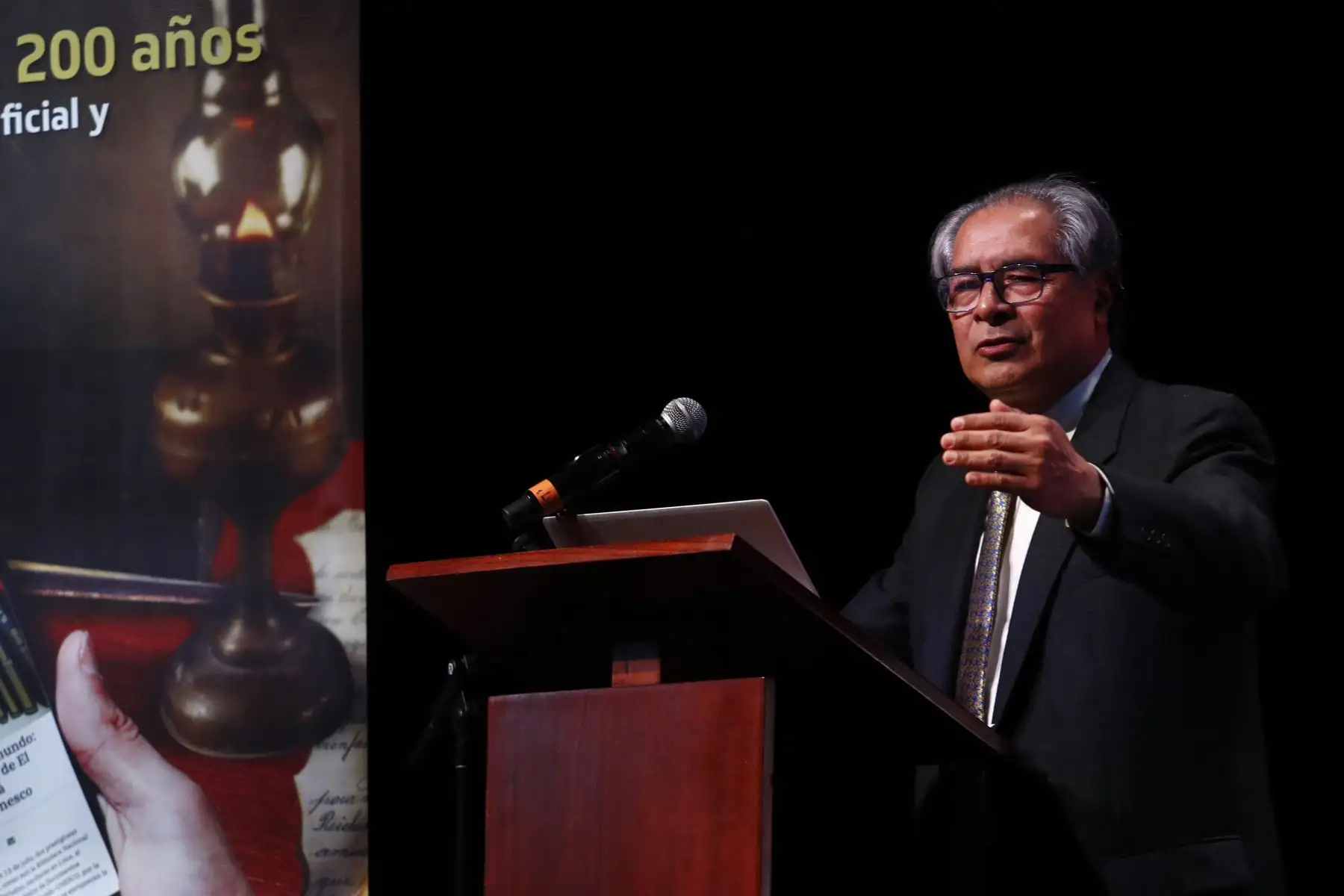 El presidente del directorio de Editora Perú, Hugo Aguirre, participó en la inauguración del ciclo de conferencias "El Peruano: 200 años de Comunicación Oficial y Seguridad Jurídica", que se realizó en el Centro de convenciones NOS PUCP de San Isidro. Foto: ANDINA/Daniel Bracamonte