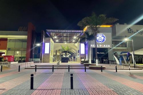 Real Plaza aseguró que el encendido de luces de ninguna manera implica la reapertura del centro comercial, ni el reinicio de sus operaciones.