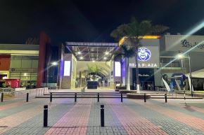Real Plaza aseguró que el encendido de luces de ninguna manera implica la reapertura del centro comercial, ni el reinicio de sus operaciones.