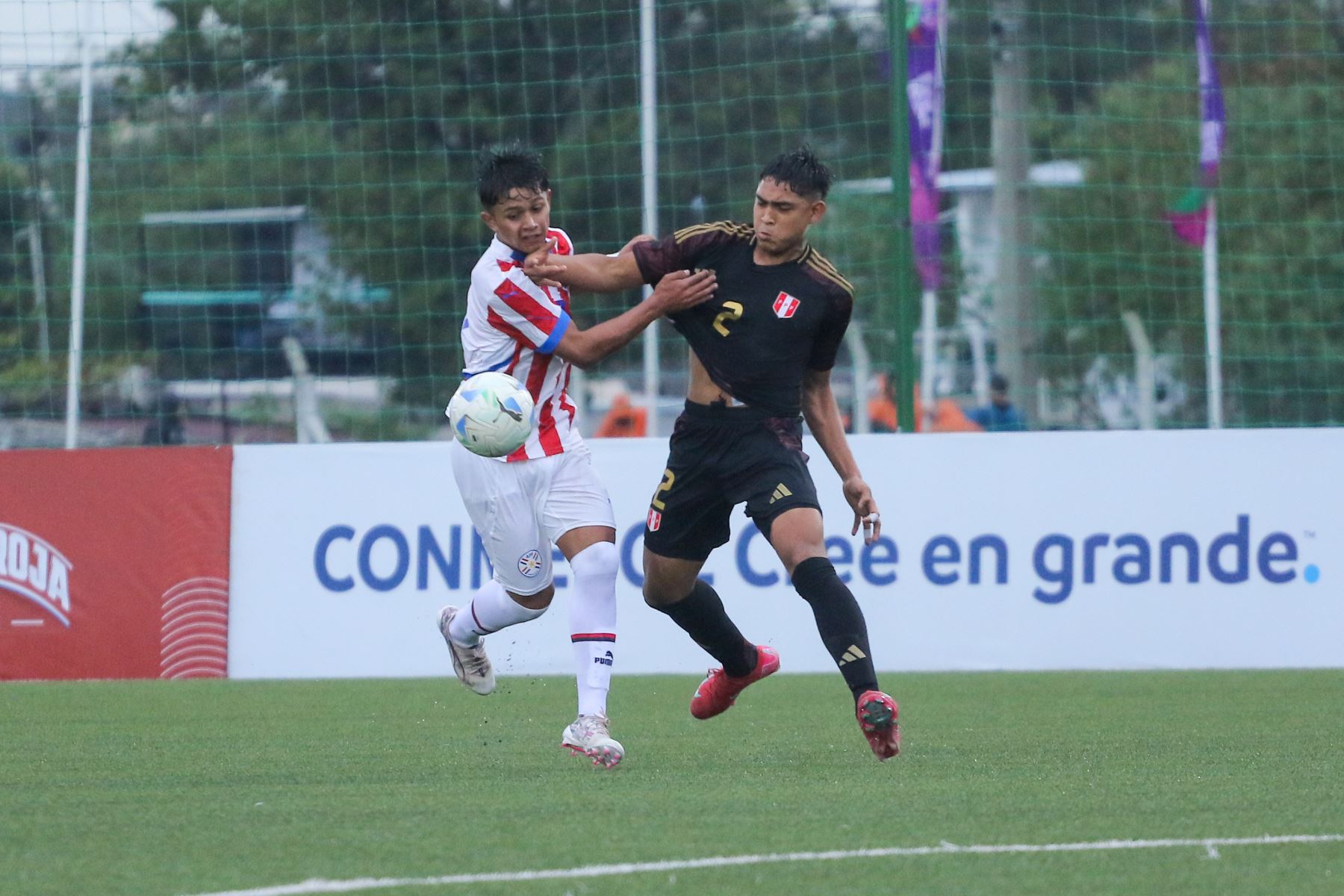 La selección peruana Sub-15 disputó un intenso amistoso ante Paraguay en Asunción