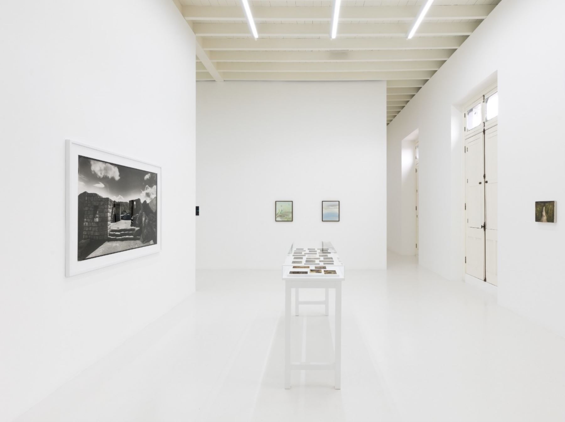 Presentan exposición colectiva que conecta legado de Chambi con artistas contemporáneos.