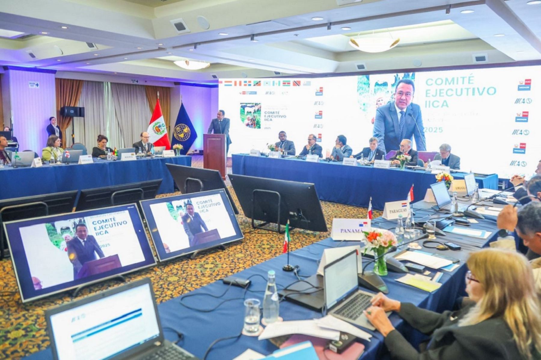 El ministro de Desarrollo Agrario y Riego, Angel Manero, clausuró la Cuadragésima Quinta Reunión Ordinaria del Comité Ejecutivo del Instituto Interamericano de Cooperación para la Agricultura (IICA) en Lima. Foto: Cortesía.