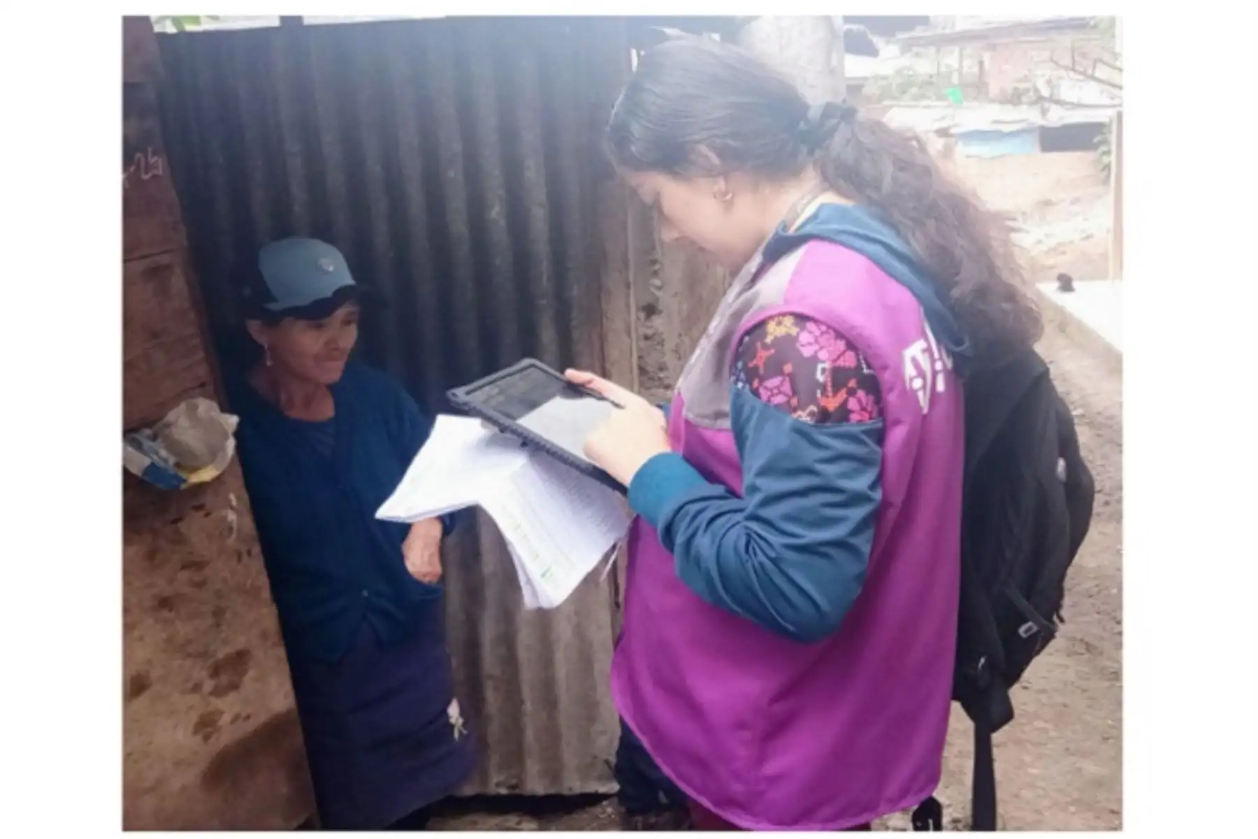 Para los hogares no atendidos, los censistas programan nuevas visitas o entregan un Código Único de Vivienda (CUV) para que, en última instancia, los habitantes completen el cuestionario de manera virtual.