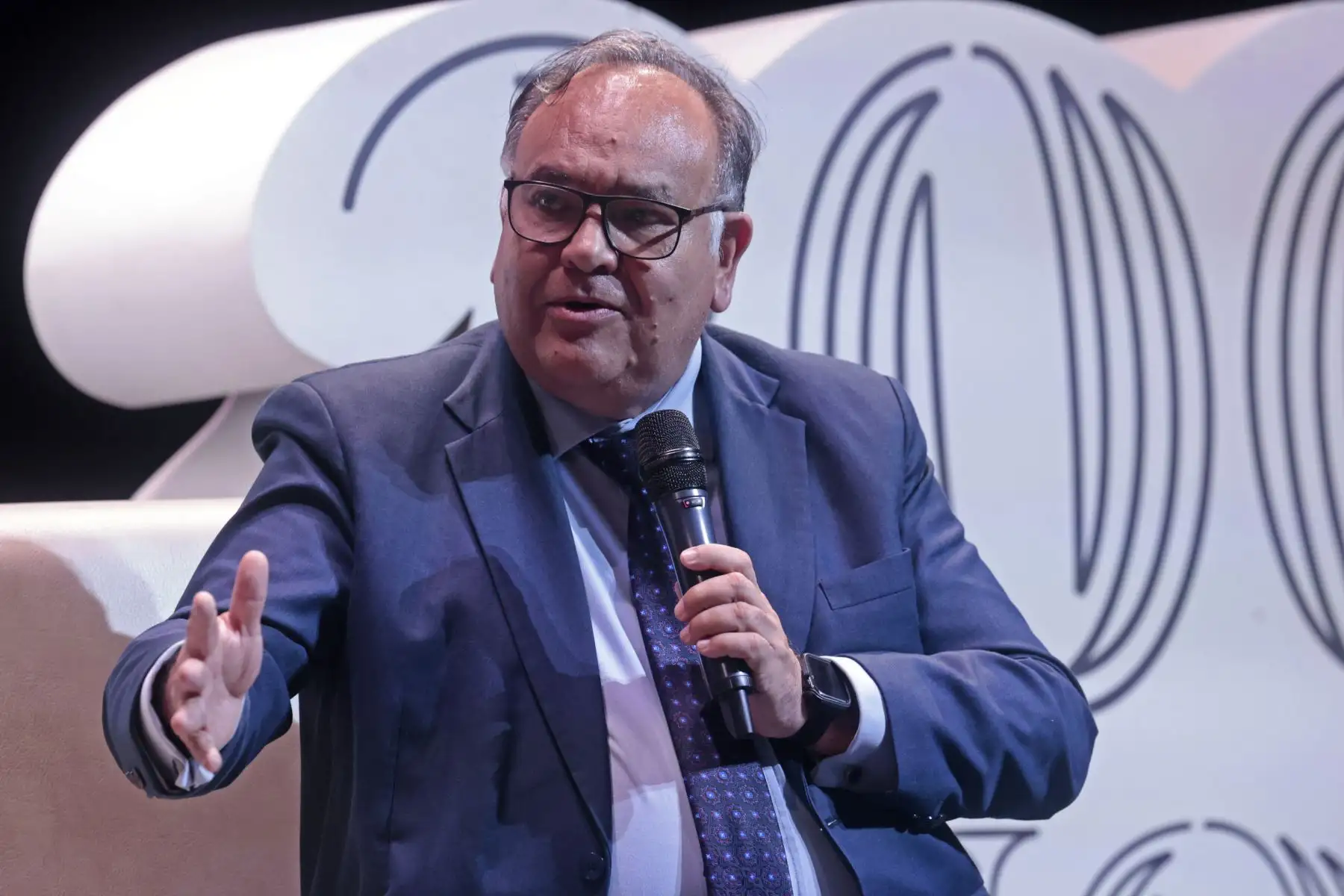 Javier Dávila, miembro del Directorio de Editora Perú, expuso durante el conversatorio "Una transformación inevitable: Los dinosaurios no tenían redes", en el marco del segundo día de las conferencias "El Peruano: 200 años de Comunicación Oficial y Seguridad Jurídica", que se realiza en el Centro de Convenciones NOS PUCP de San Isidro.
Foto: ANDINA/Vidal Tarqui