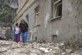 Una guardería y otros edificios civiles, dañados por un ataque ruso contra Leópolis.