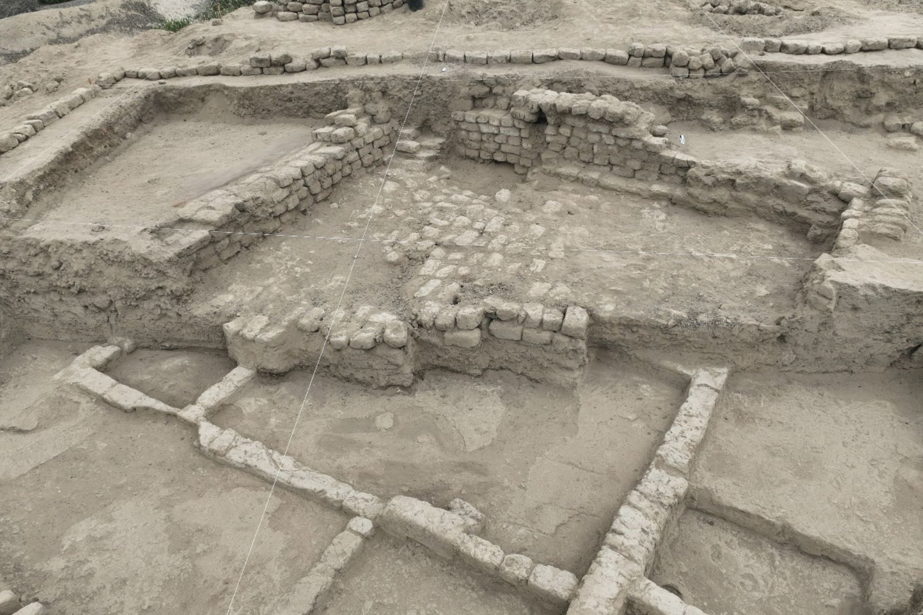 La edificación tiene aproximadamente 1400 años, conclusión a la que se llegó luego de que exámenes preliminares con radiocarbono 14 determinaran que datarían de entre los años 600 y 700 después de Cristo. Foto: Difusión