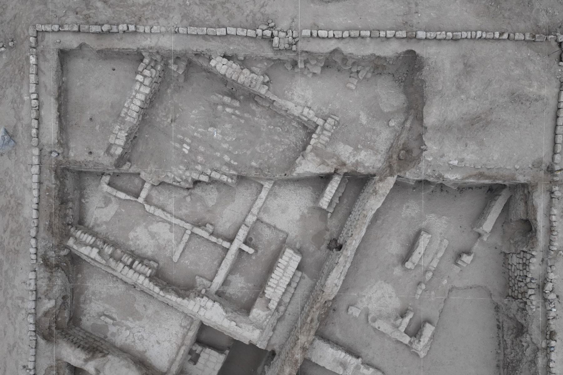 Una edificación prehispánica que habría oficiado como residencia de personajes de élite, es el nuevo hallazgo dentro del complejo monumental Licapa II, del sitio arqueológico Moche, en La Libertad. Foto: Difusión