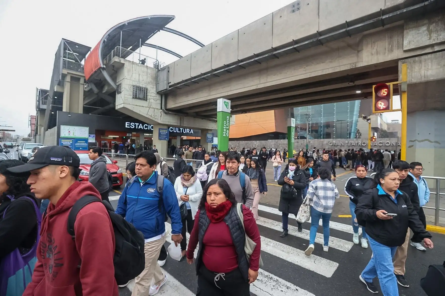 El Metropolitano, corredores complementarios y líneas del Metro de Lima operarán al 100%

Foto: ANDINA/Juan Carlos Guzmán Negrini