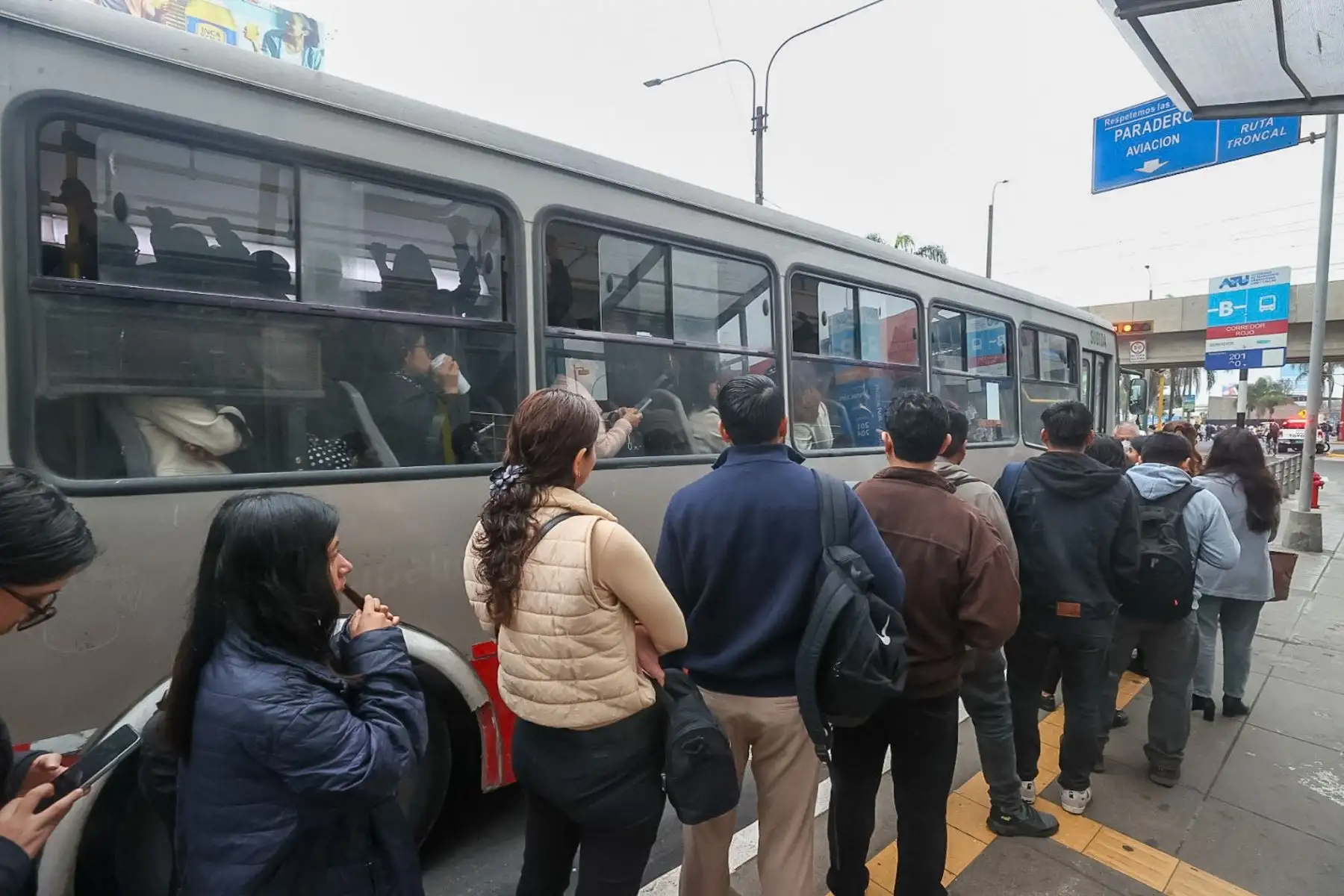 El Metropolitano, corredores complementarios y líneas del Metro de Lima operarán al 100%

Foto: ANDINA/Juan Carlos Guzmán Negrini
