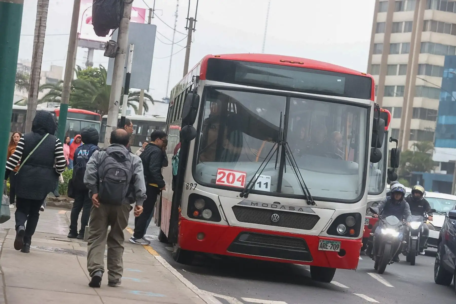 El Metropolitano, corredores complementarios y líneas del Metro de Lima operarán al 100%

Foto: ANDINA/Juan Carlos Guzmán Negrini