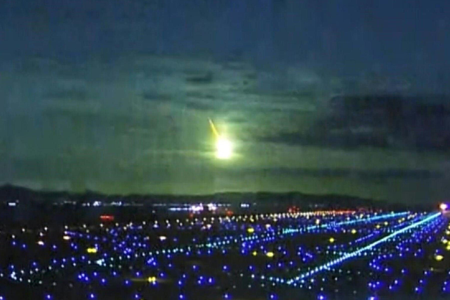 El Centro de Estudios de Objetos Cercanos a la Tierra (CNEOS) de la NASA también registró el paso de este meteoro, destacando la energía radiada total, superior a los bólidos detectados en los meses previos del 2025. Foto: AFP