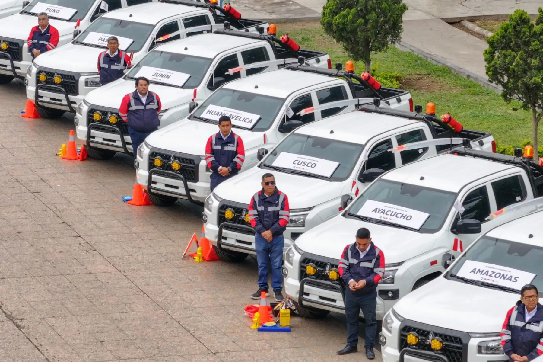 La presidenta de la república, Dina Boluarte Zegarra, lidera la entrega de vehículos a la Sunafil, con el objetivo de potenciar la capacidad de respuesta ante denuncias y proteger los derechos de los trabajadores. Foto: ANDINA/Prensa Presidencia