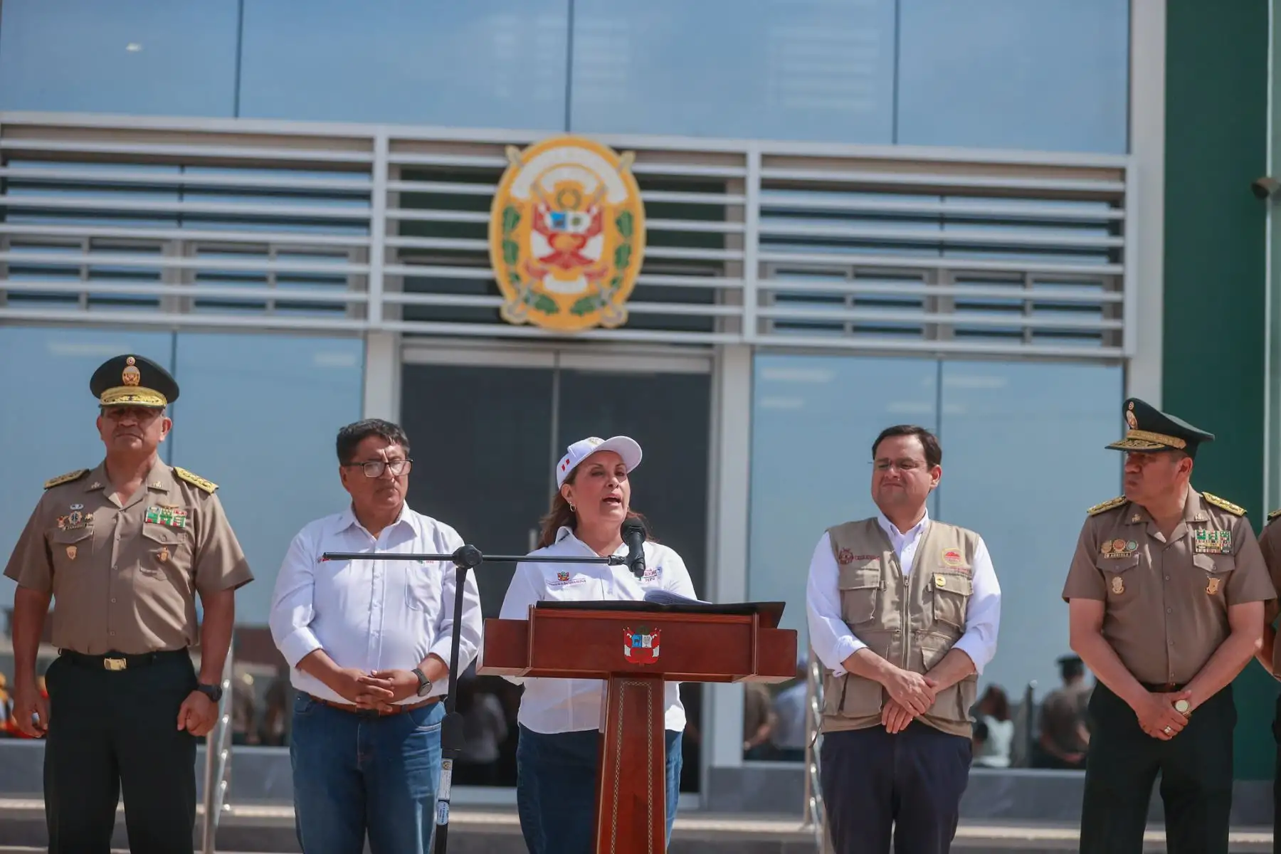 La presidenta Dina Boluarte y el ministro del Interior, Carlos Malaver inauguraron la Comisaria PNP “La Despensa” en Chiclayo. Foto: ANDINA/Prensa Presidencia