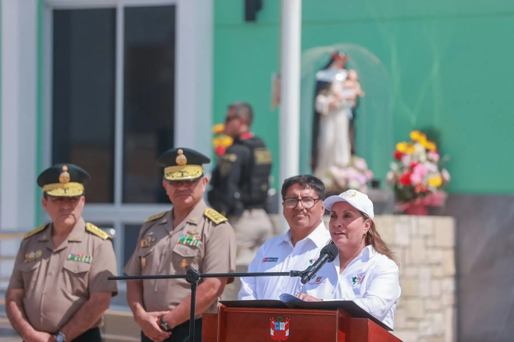 La presidenta Dina Boluarte y el ministro del Interior, Carlos Malaver inauguraron la Comisaria PNP “La Despensa” en Chiclayo. Foto: ANDINA/Prensa Presidencia