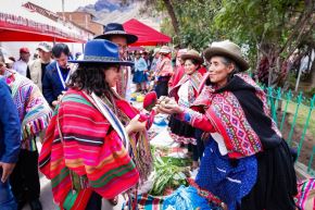 El proyecto ‘Mejorando Vidas’ de Foncodes se presentó en la región Cusco con una feria de productos de la agricultura familiar. Foto: MIDIS/Difusión.