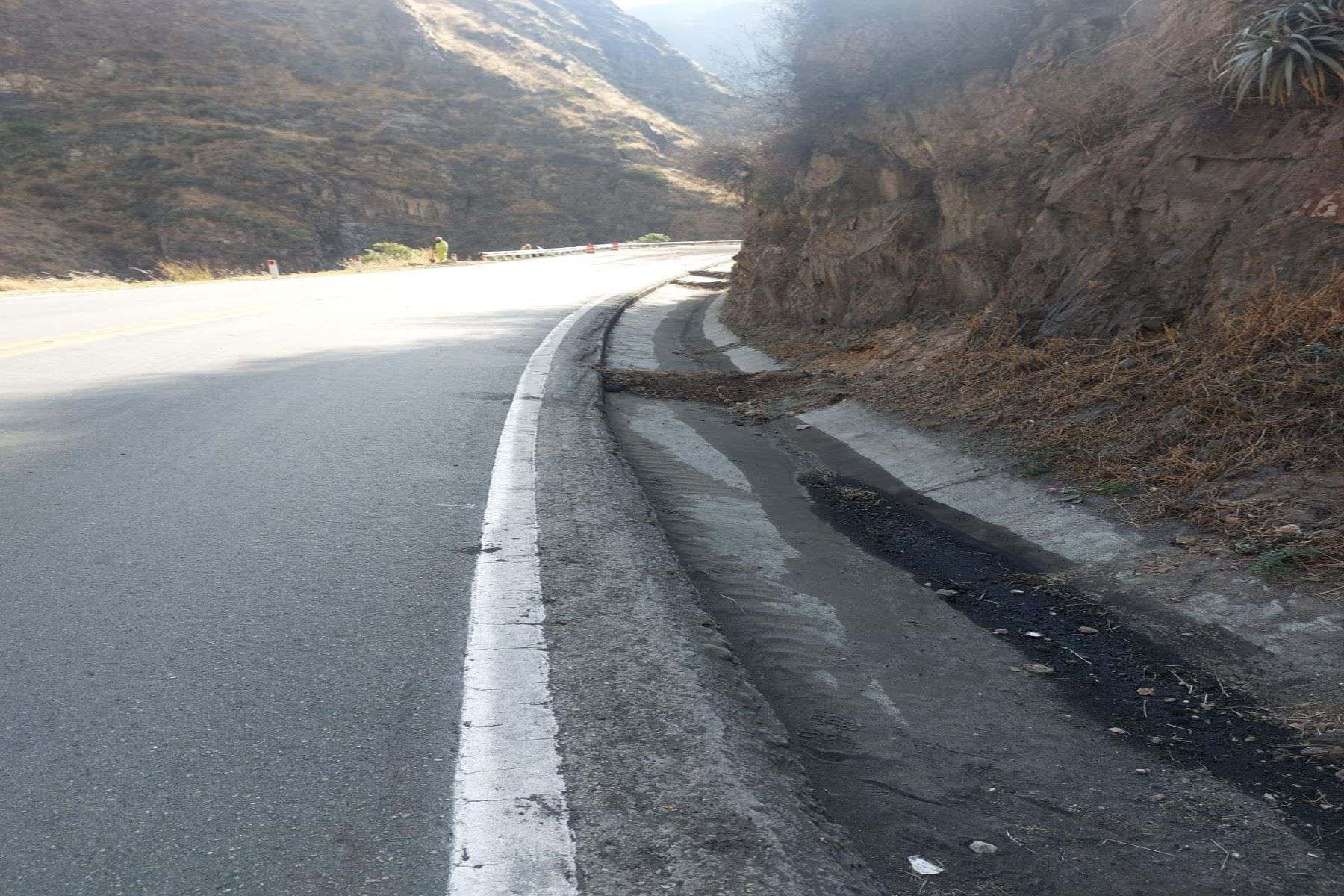 Fiscalía investiga daños por derrame de petróleo que habría llegado al río Rímac tras accidente de tránsito. Foto: ANDINA/Difusión