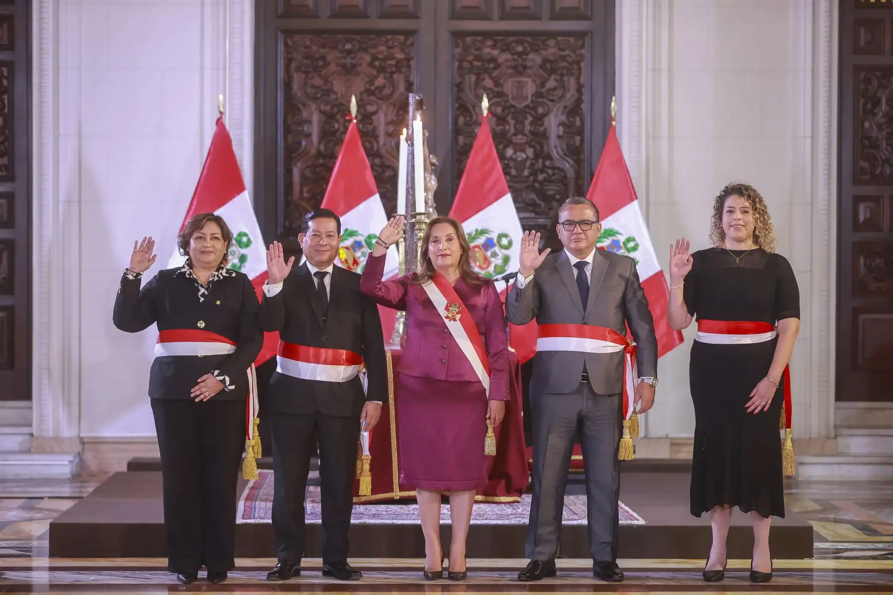 La presidenta de la república Dina Ercilia Boluarte Zegarra tomó juramento a los ministros de Estado en los sectores de Justicia y Derechos Humanos, Mujer y Poblaciones Vulnerables y Desarrollo e Inclusión Social. Foto: ANDINA/ Prensa Presidencia