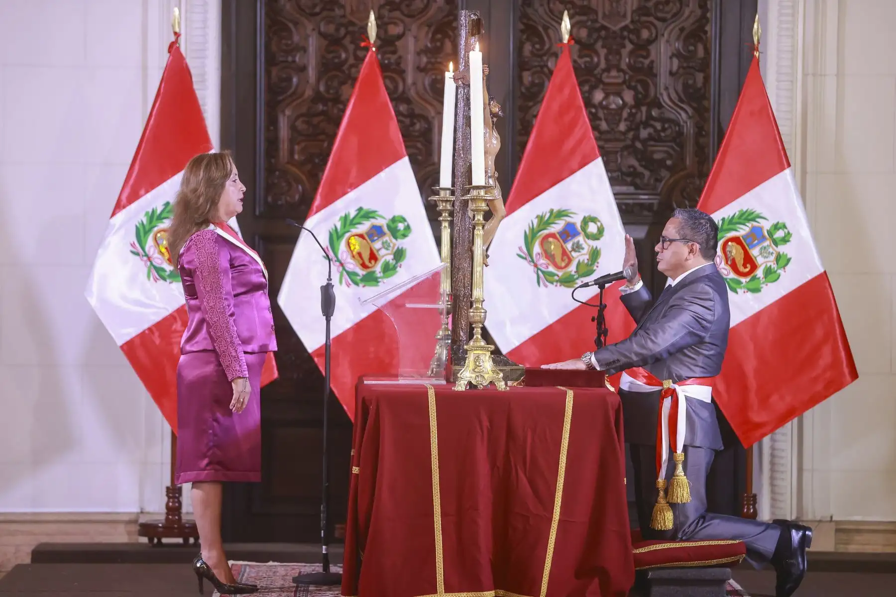 La presidenta de la república Dina Ercilia Boluarte Zegarra tomó juramento a los ministros de Estado en los sectores de Justicia y Derechos Humanos, Mujer y Poblaciones Vulnerables y Desarrollo e Inclusión Social. Foto: ANDINA/ Prensa Presidencia