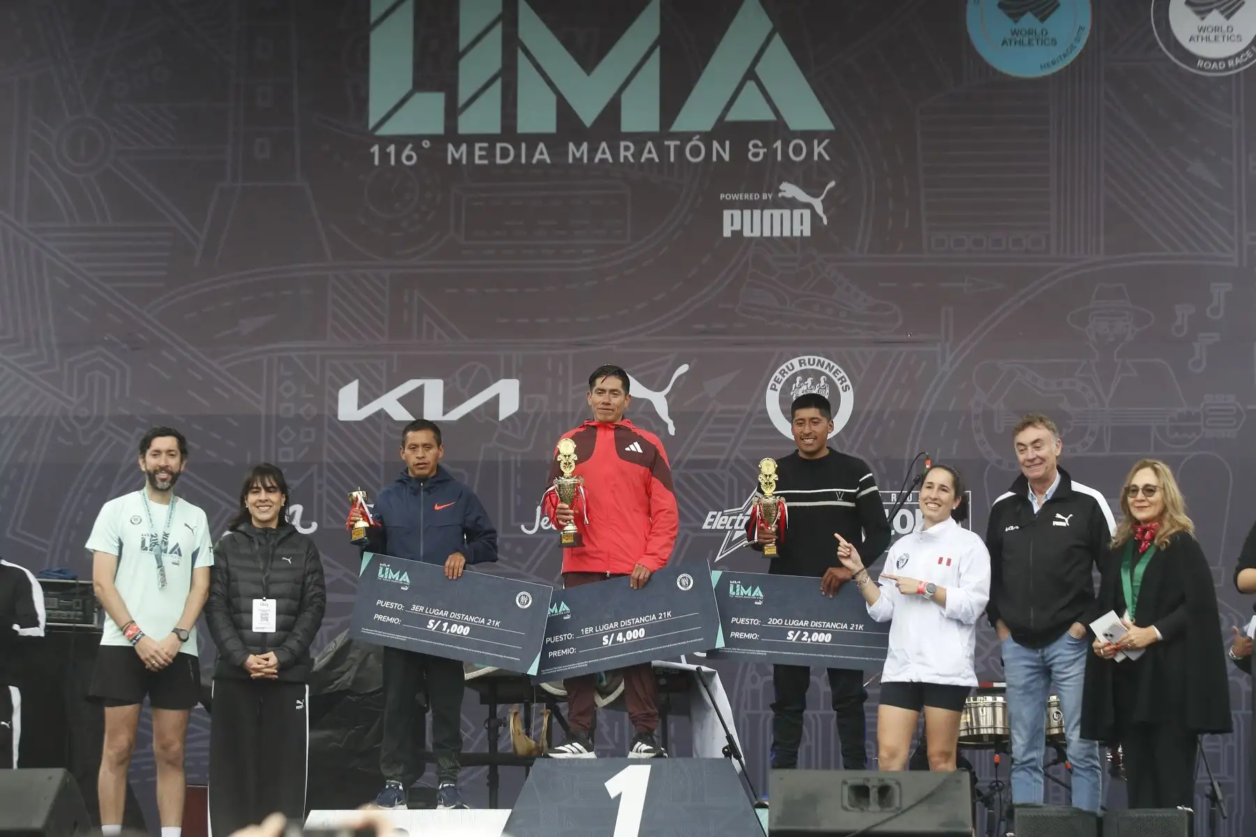 Lima es el  escenario de  la 116 edición de la KIA Media Maratón de Lima y 10K powered by PUMA, que se desarrolla hoy domingo 24 de agosto. En la imagen, Ulises Ambrosio, ganador con el 1er lugar de la competencia 21 k en modalidad varones.
Foto: ANDINA/Eddy Ramos