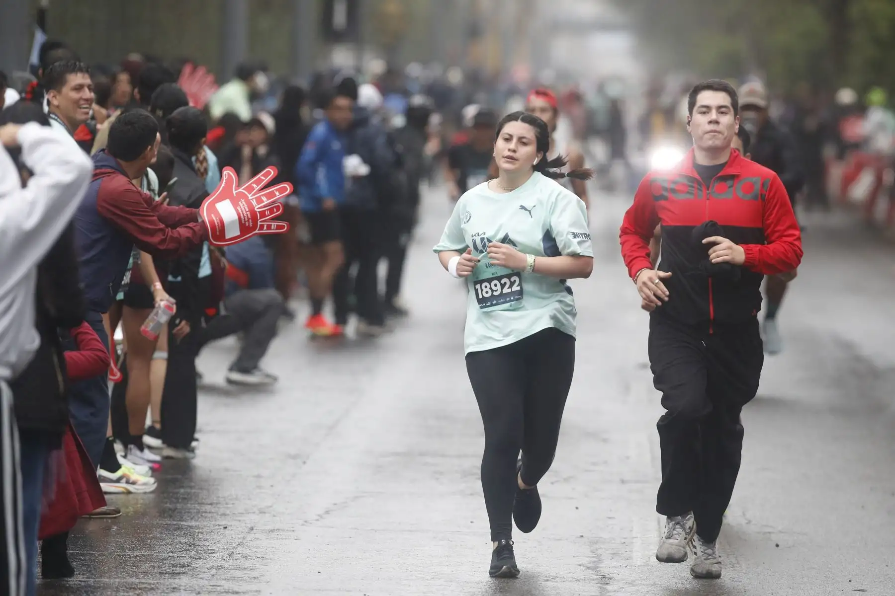 La capital vive una jornada deportiva multitudinaria con la 116 edición de la Media Maratón de Lima y la carrera 10K, que congrega hoy domingo 24 de agosto a más de 20 mil corredores nacionales e internacionales.
Foto: ANDINA/ Eddy Ramos