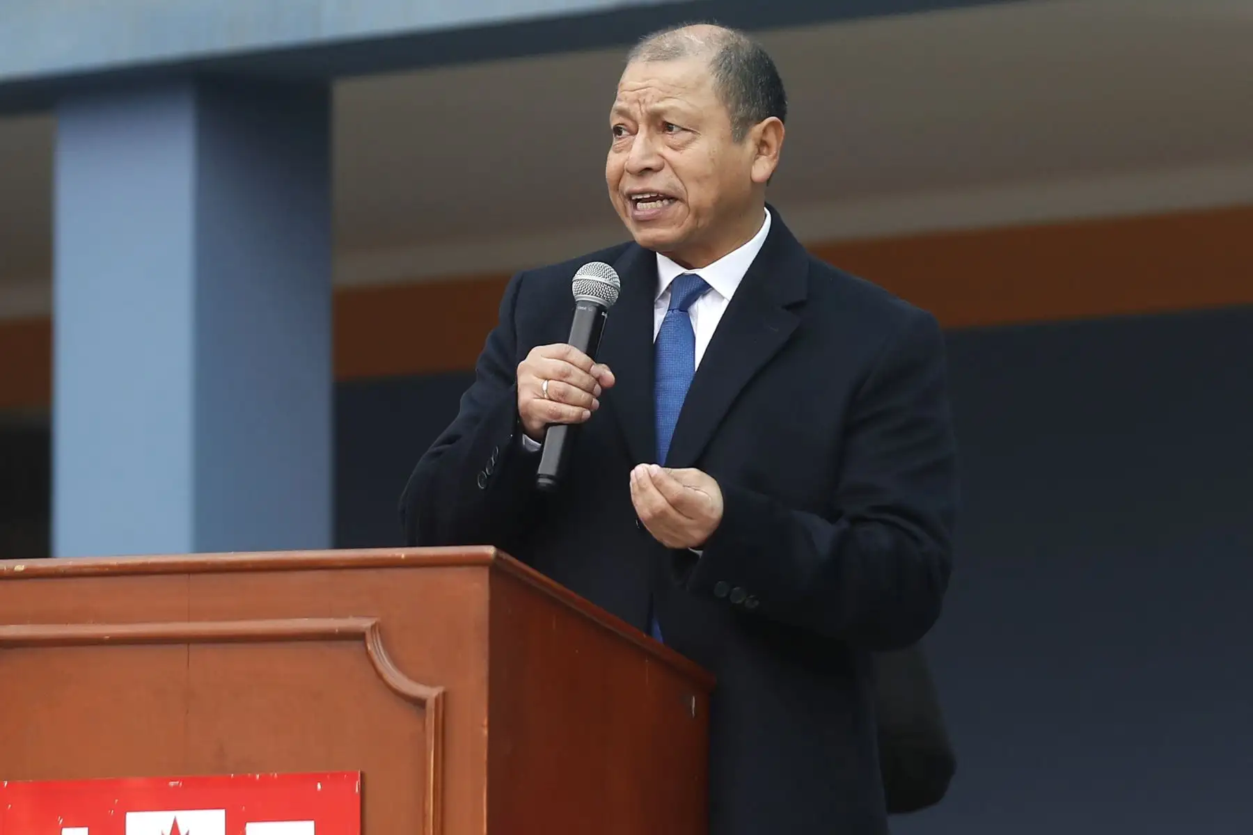 El Ministerio de Trabajo y Promoción del Empleo presenta la platafoorma " Mi Carrera " en el marco de la cooperación bilateral entre el Perú y Ecuador. La visita se realiza en la Institución Educativa Emblemática “Melitón Carvajal” para la presentación de Presentación de las plataformas “Mi Carrera” y “CAPACITA-T” donde participan:Daniel Maurate Romero, Ministro de Trabajo y Promoción del Empleo del Perú y vonne Núñez Figueroa, Ministra del Trabajo del Ecuador.
Foto: ANDINA/Eddy Ramos