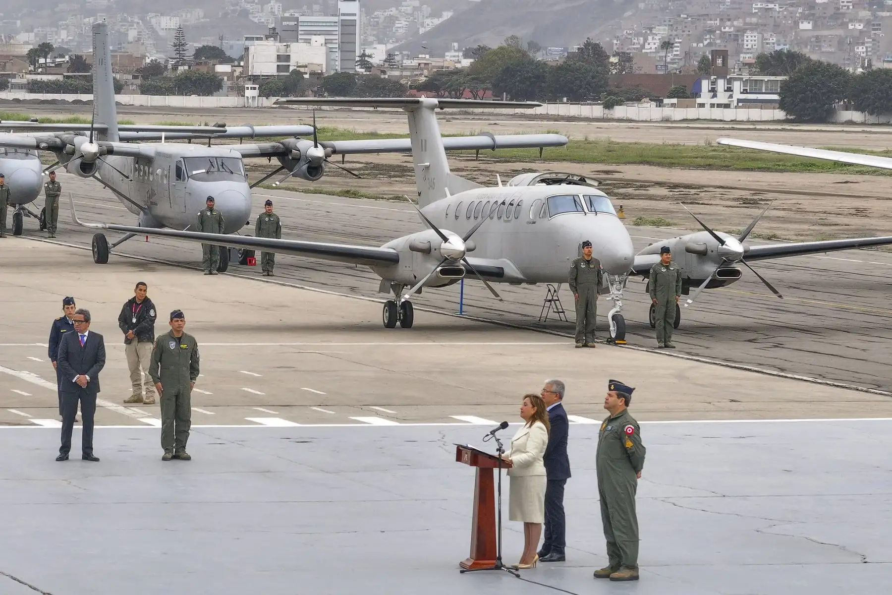 La presidenta de la república, Dina Boluarte, encabeza la ceremonia de presentación de una ambulancia aérea, dos aeronaves de instrucción y un helicóptero, adquiridos por la Fuerza Aérea del Perú (FAP).
Foto: ANDINA/Prensa Presidencia