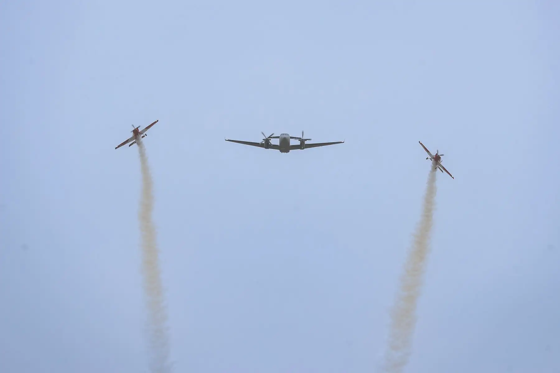 La presidenta de la república, Dina Boluarte, encabeza la ceremonia de presentación de una ambulancia aérea, dos aeronaves de instrucción y un helicóptero, adquiridos por la Fuerza Aérea del Perú (FAP).
Foto: ANDINA/Prensa Presidencia