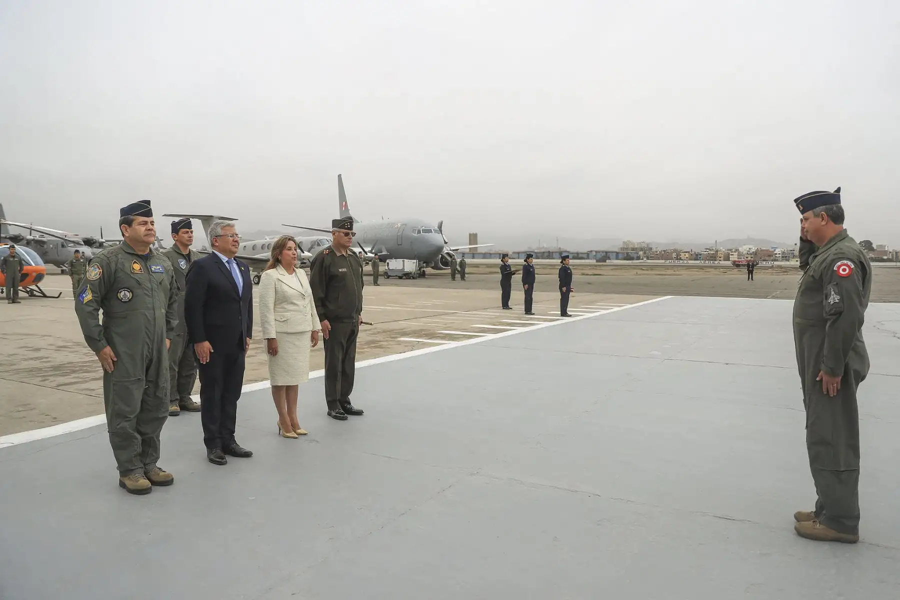 La presidenta de la república, Dina Boluarte, encabeza la ceremonia de presentación de una ambulancia aérea, dos aeronaves de instrucción y un helicóptero, adquiridos por la Fuerza Aérea del Perú (FAP).
Foto: ANDINA/Prensa Presidencia