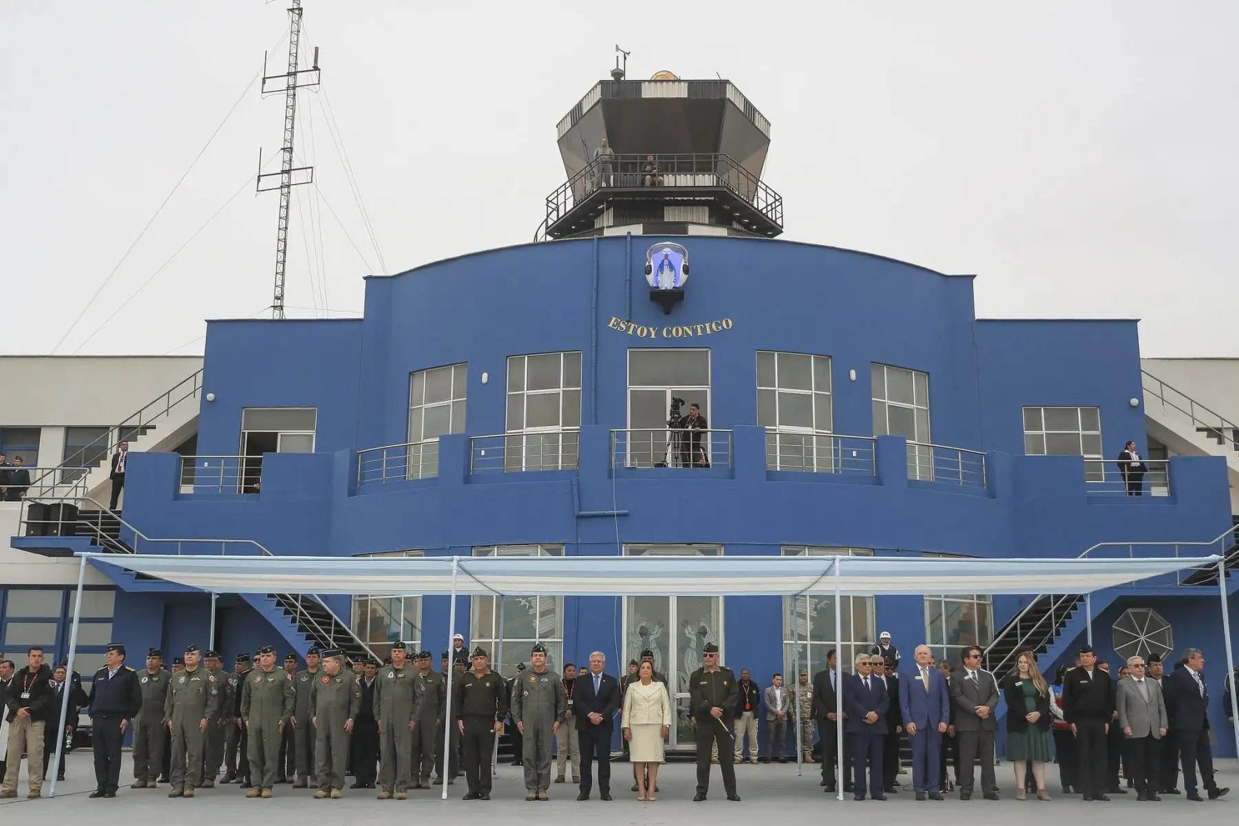 La presidenta de la república, Dina Boluarte, encabeza la ceremonia de presentación de una ambulancia aérea, dos aeronaves de instrucción y un helicóptero, adquiridos por la Fuerza Aérea del Perú (FAP).
Foto: ANDINA/Prensa Presidencia