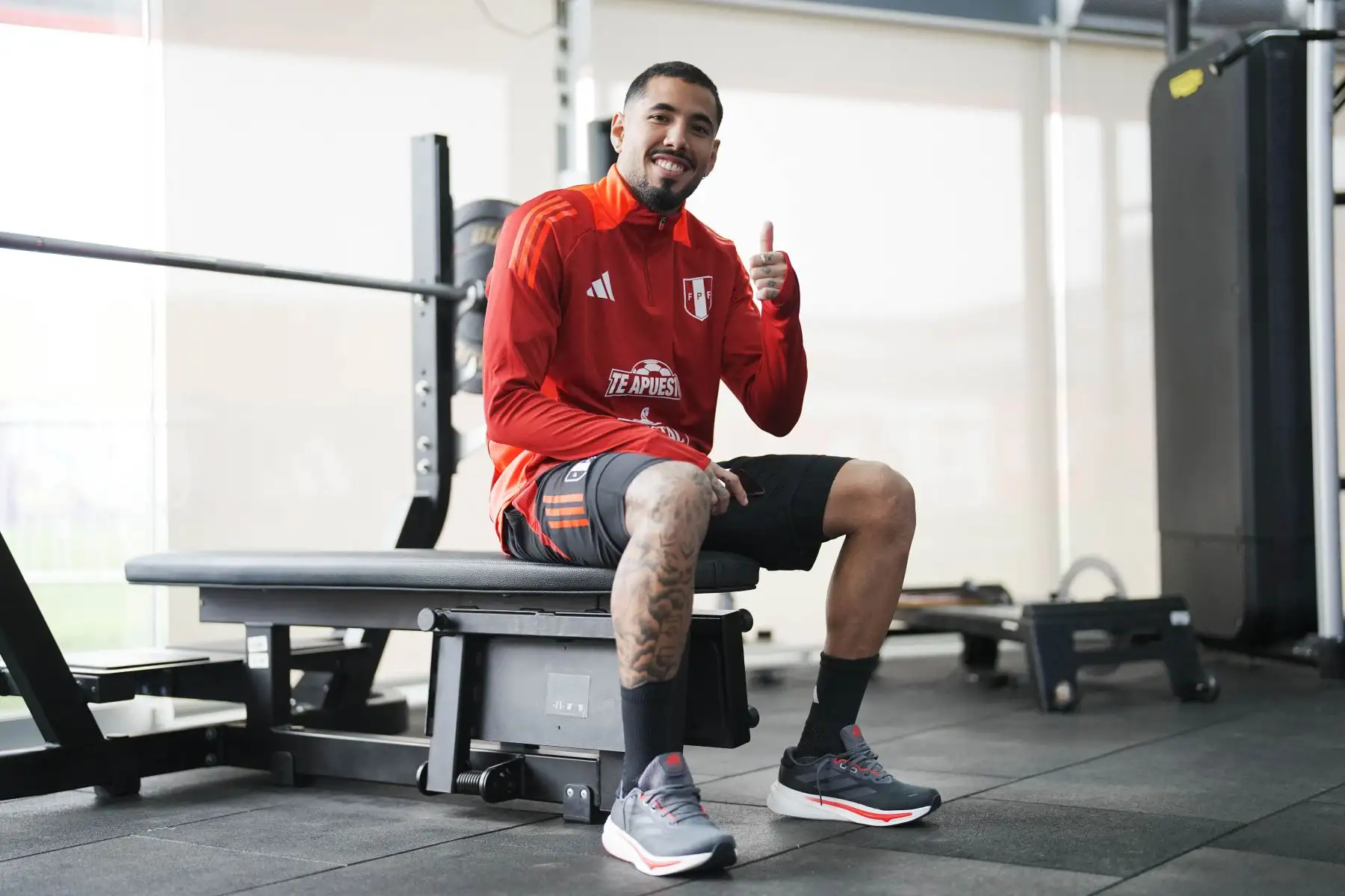 La selección peruana inició sus entrenamientos pensando en los próximos partidos de Eliminatorias ante Uruguay y Paraguay, respectivamente. El plantel trabajó en la Videna FPF bajo la dirección de Oscar Ibáñez. En la imagen, Yoshimar Yotún.
Foto: FPF