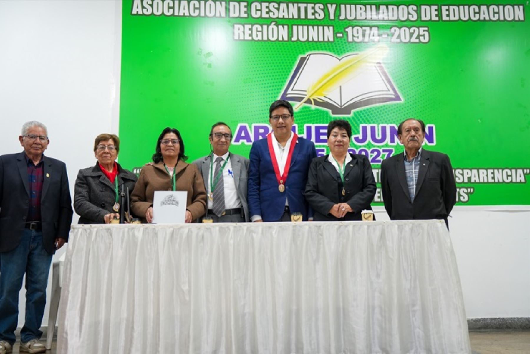 El Legislativo aprobó en primera votación una propuesta de ley que garantiza el pago de pensiones para la protección y seguridad social de los maestros jubilados y cesantes de la carrera pública magisterial.