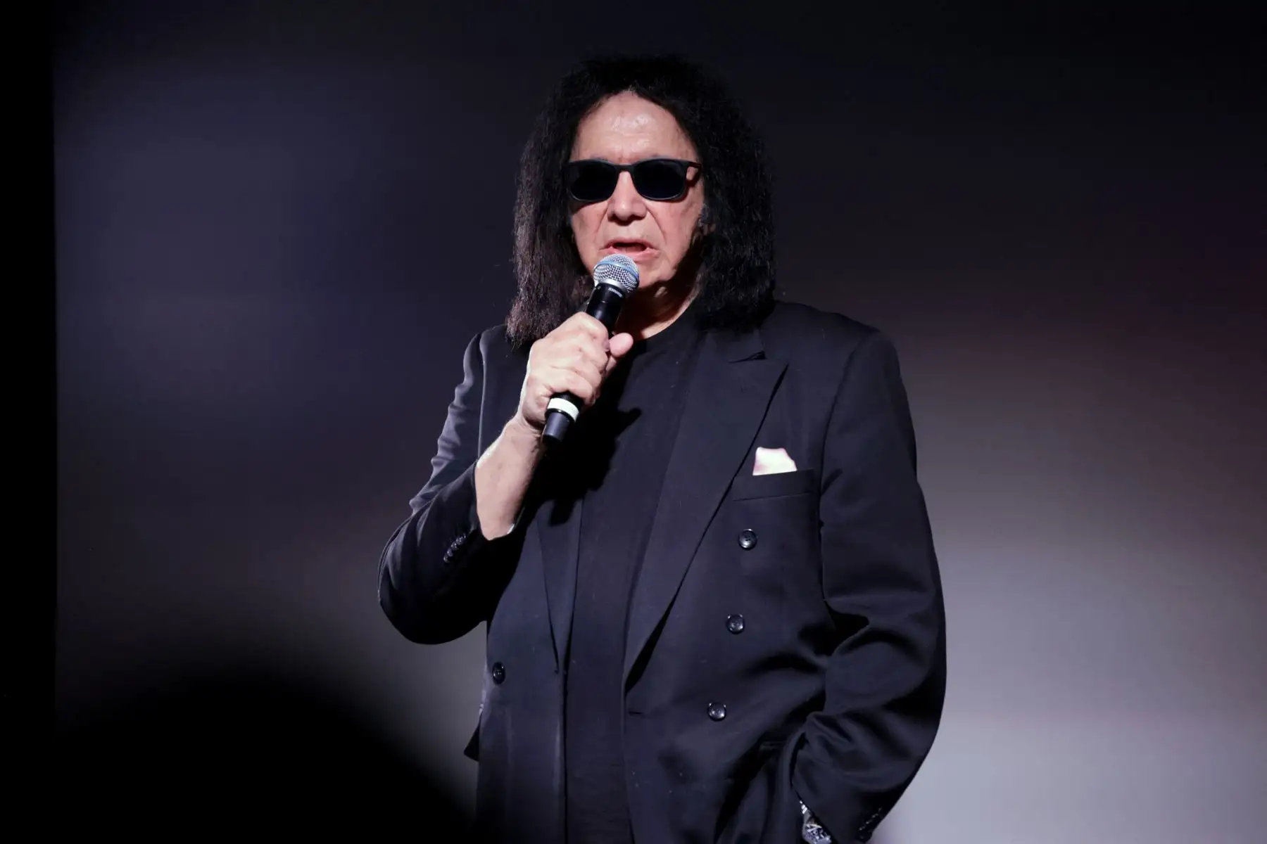 Su debut  como actor fue Kiss meets the Phantom of the park" (1978). Participó en películas como "Runaway (película de 1984)", "Never too Young to Die", "Trick or Treat", ambas de 1986, o "Wanted: Dead or Alive" (1987). También participa -entre otras producciones- en un episodio de la serie "Miami Vice",. Foto: AFP