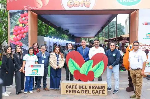 Productores cafetaleros del VRAEM superaron sus expectativas de venta en feria en Miraflores. Foto: MIDAGRI/Difusión.