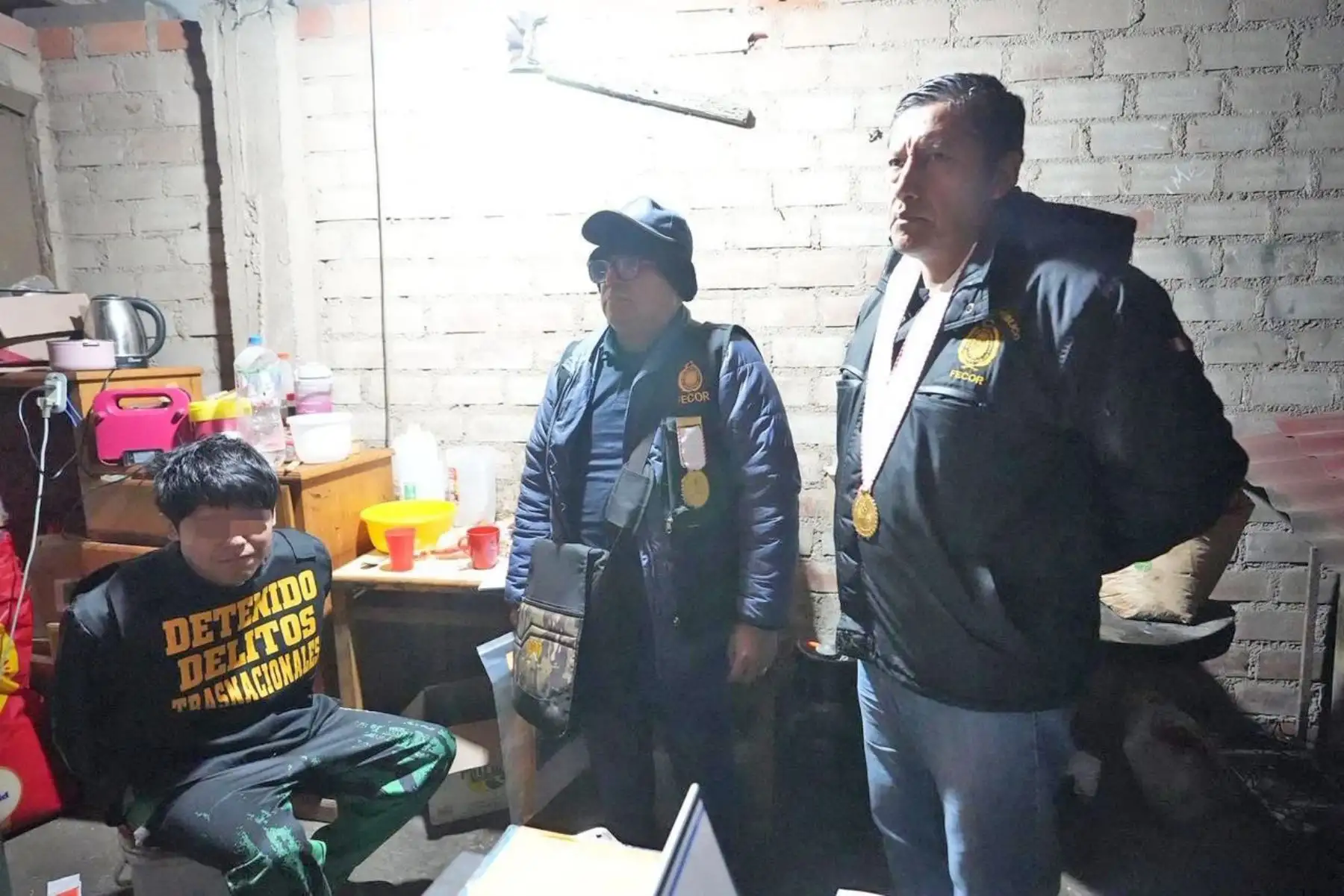 La diligencia está a cargo de la fiscal provincial Janett Marilú Mendoza Benel, junto con tres fiscales adjuntos especializados, en coordinación con el Departamento de Ciberprotección Infantil de la Policía Nacional y la organización internacional cooperante Aerial Recovery, institución que colabora para el rescate de víctimas de trata, especialmente niñas y niños.
Foto: Ministerio Público
