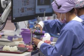 Según la Organización Mundial de la Salud (OMS), uno de cada diez pacientes sufre daños durante la atención médica y más de tres millones de personas mueren cada año por esta causa. Foto: ANDINA/Vidal Tarqui