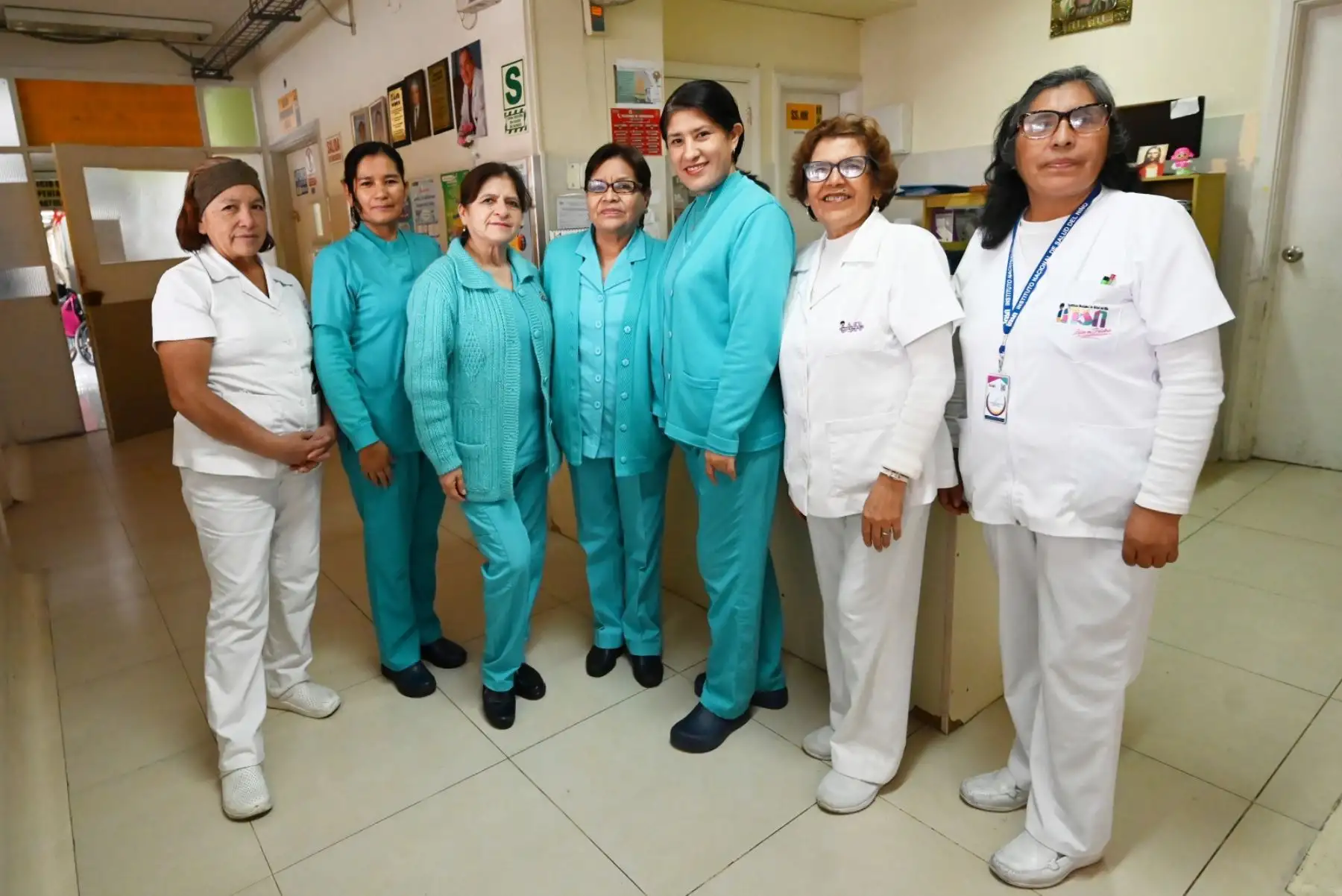 En cada historia, en cada guardia y en cada gesto, las enfermeras y enfermeros del INSN Breña son pilares humanos de la pediatría peruana. Foto: INSN Breña