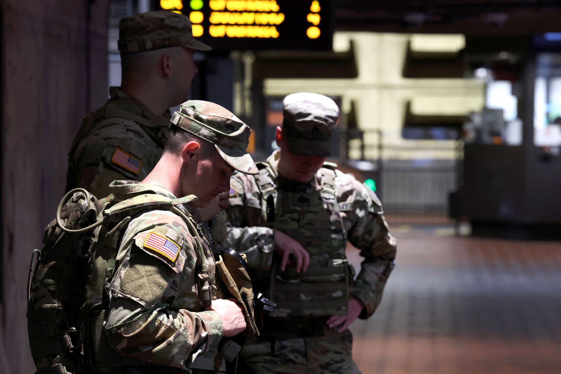 La administración Trump ha desplegado oficiales federales y de la Guardia Nacional en el Distrito para poner al Departamento de Policía Metropolitana de D. C. bajo control federal y contribuir a la prevención del delito en la capital del país. AFP