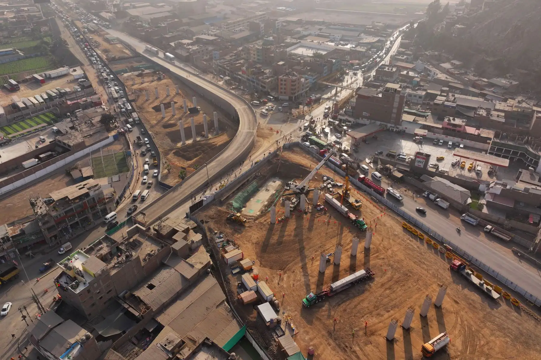 Debido al avance de obras de construcción del bypass Las Torres, ubicado en el cruce de la autopista Ramiro Prialé y la Av. Las Torres en Lurigancho-Chosica, se desarrollará un plan de desvíos vehiculares a partir del miércoles 27 de agosto de 2025, el cual tendrá un tiempo de duración de 45 días. Foto: ANDINA/Daniel Bracamonte