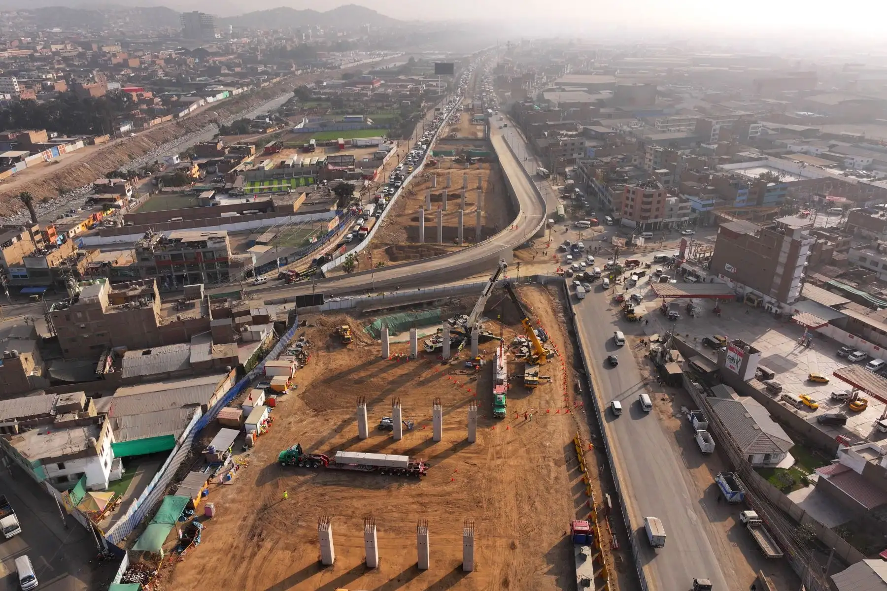 Debido al avance de obras de construcción del bypass Las Torres, ubicado en el cruce de la autopista Ramiro Prialé y la Av. Las Torres en Lurigancho-Chosica, se desarrollará un plan de desvíos vehiculares a partir del miércoles 27 de agosto de 2025, el cual tendrá un tiempo de duración de 45 días. Foto: ANDINA/Daniel Bracamonte