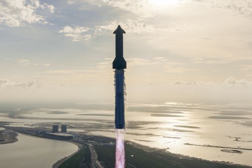 El objetivo de la décima prueba de vuelo del Starship era someter la etapa superior, destinada en última instancia a transportar tripulación y carga, a pruebas de estrés estructural. Foto: SpaceX