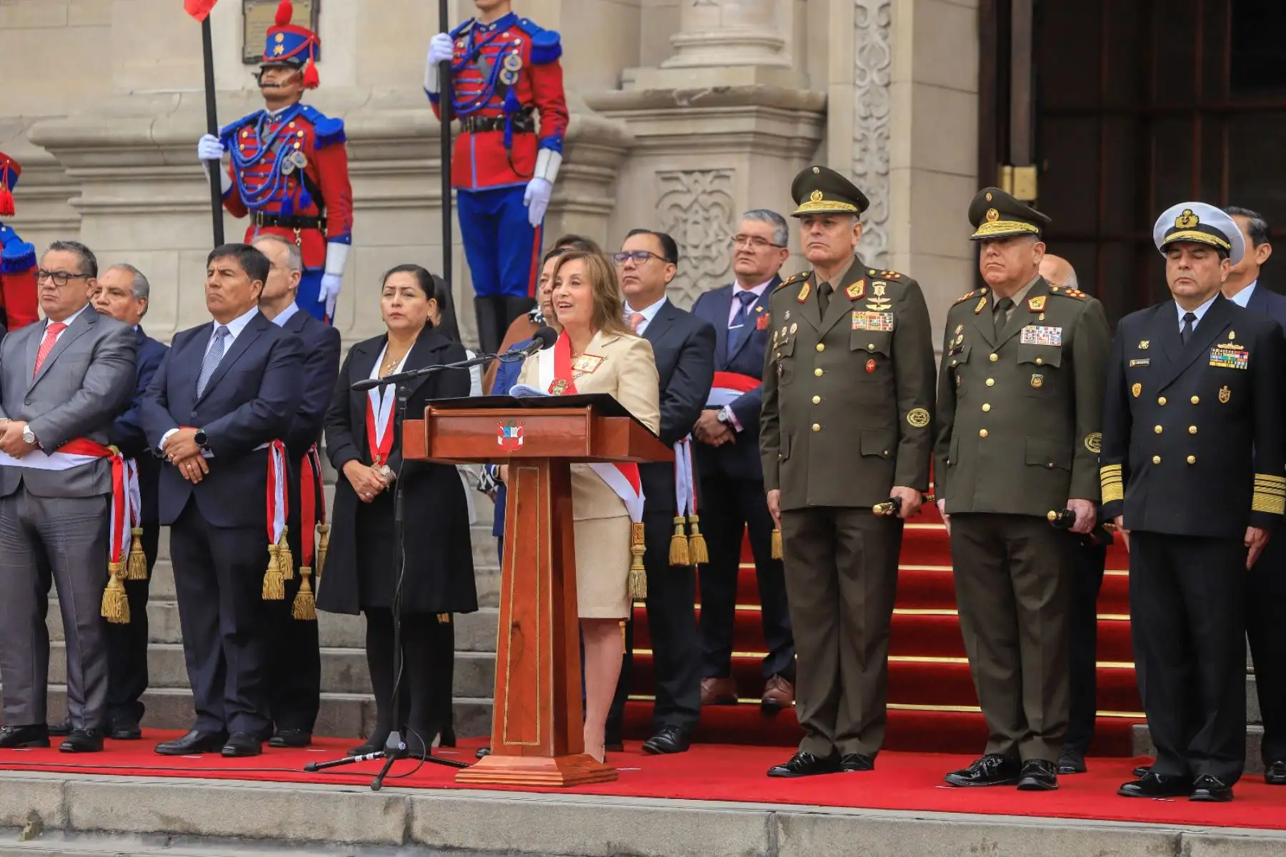 La presidenta Dina Boluarte lidera la ceremonia por el Día de la Defensa Nacional, en Palacio de Gobierno.
Foto: ANDINA/Prensa Presidencia