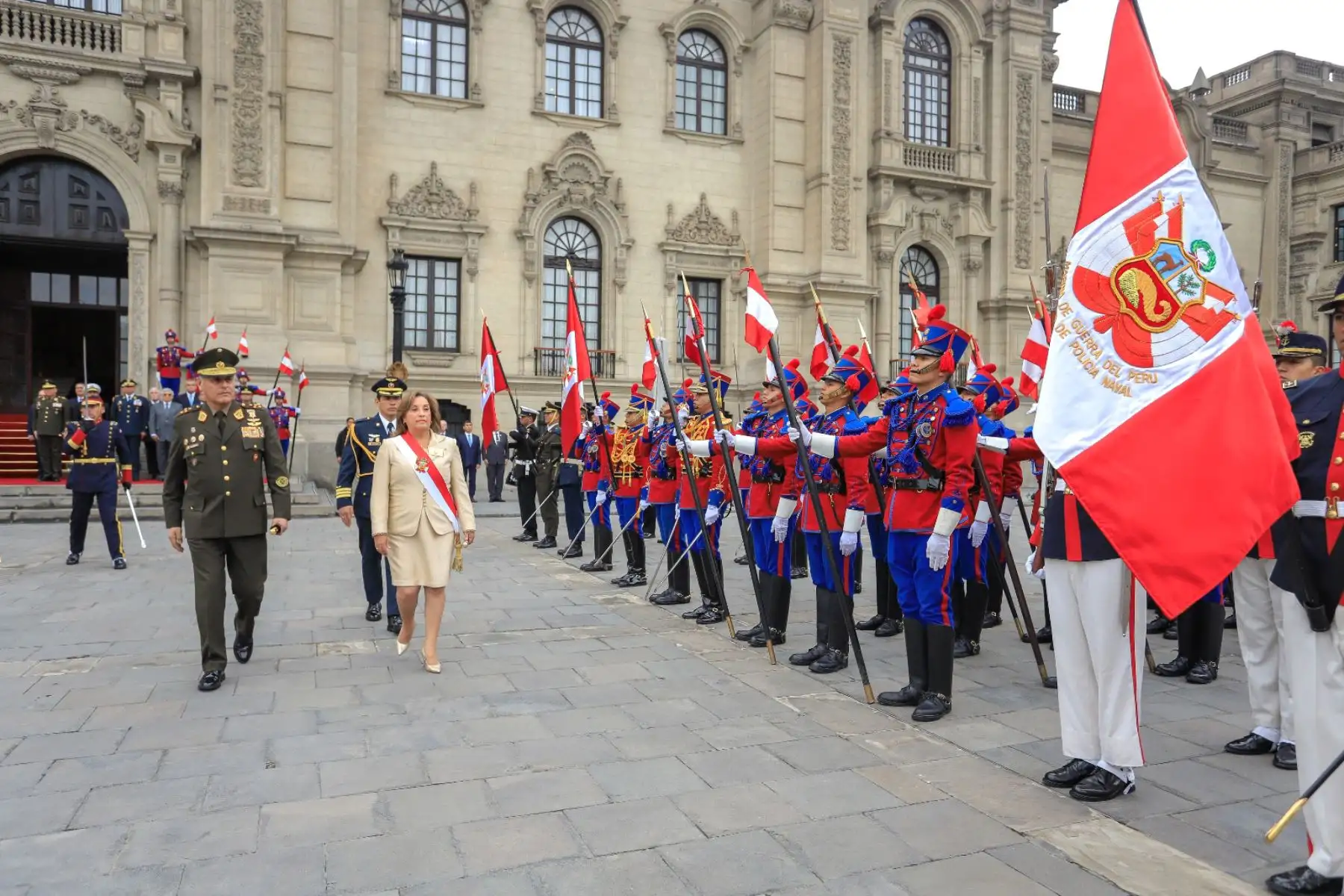 La presidenta Dina Boluarte lidera la ceremonia por el Día de la Defensa Nacional, en Palacio de Gobierno.
Foto: ANDINA/Prensa Presidencia