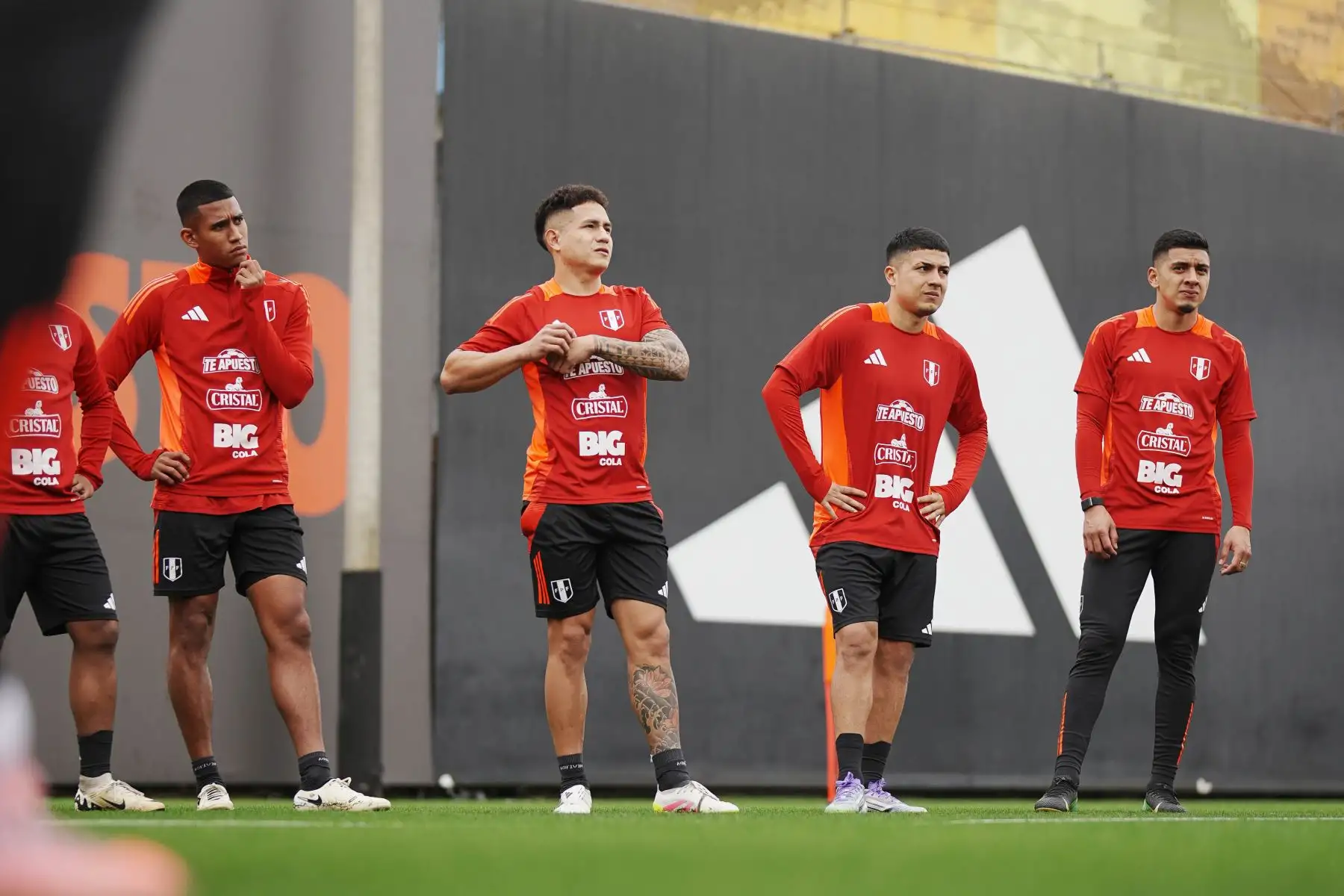 La selección peruana cumplió su tercer día de trabajos con miras a los partidos ante Uruguay y Paraguay.
Foto: FPF