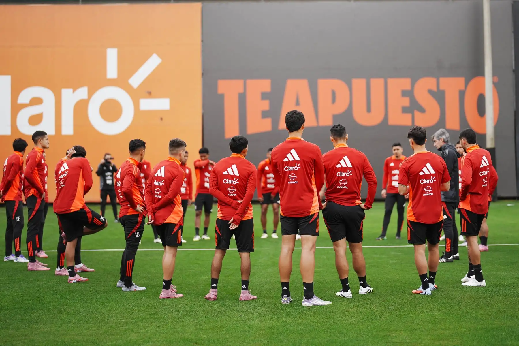 La selección peruana cumplió su tercer día de trabajos con miras a los partidos ante Uruguay y Paraguay.
Foto: FPF