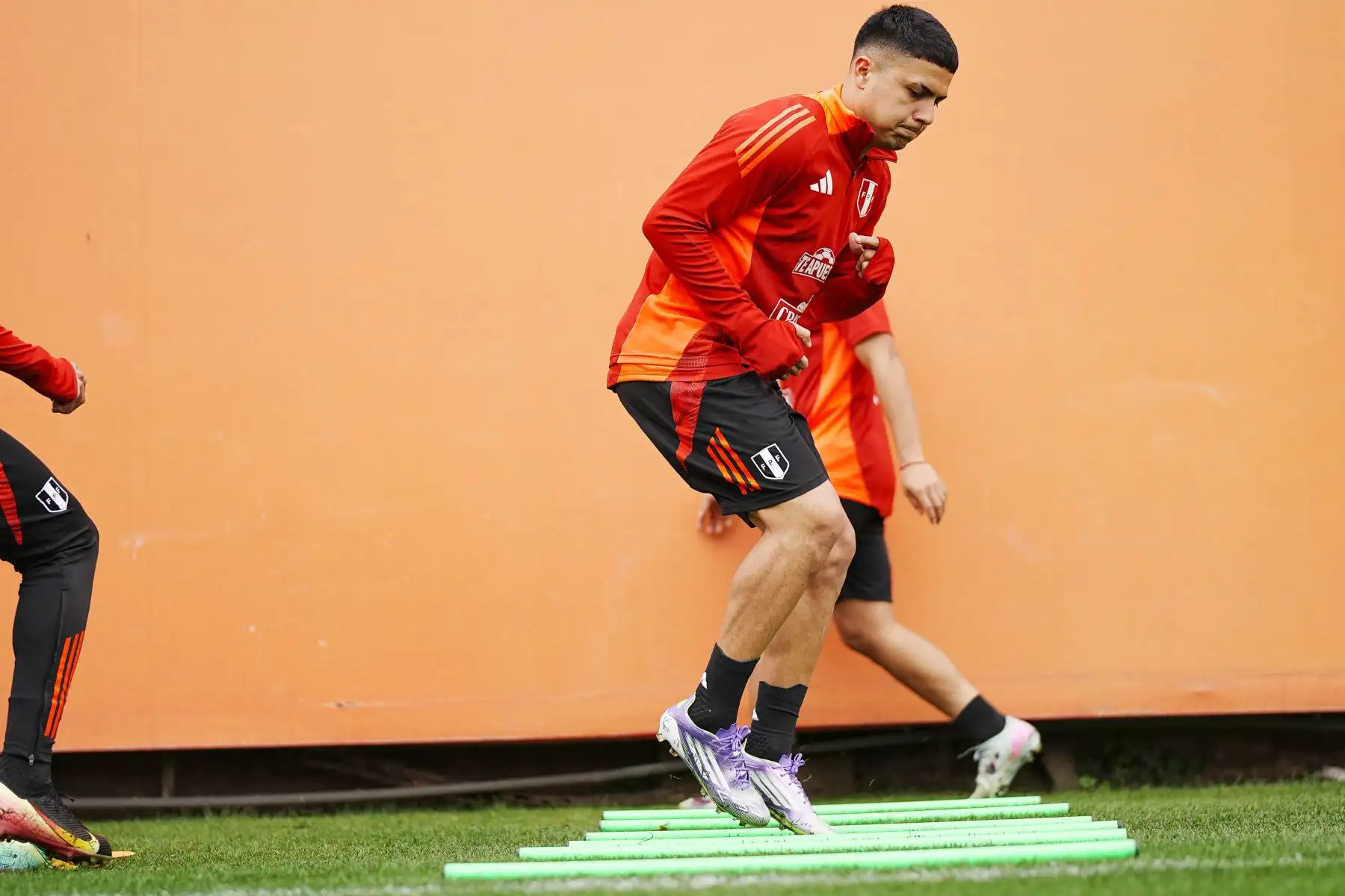 La selección peruana cumplió su tercer día de trabajos con miras a los partidos ante Uruguay y Paraguay.
Foto: FPF