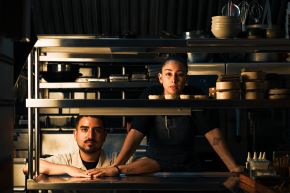 Ubicado en el centro del vibrante barrio de Barranco parte del centro histórico y culinario de Lima, está el aclamado bar Lady Bee, un auténtico homenaje a la identidad y el arte peruano. Foto: ANDINA/Difusión