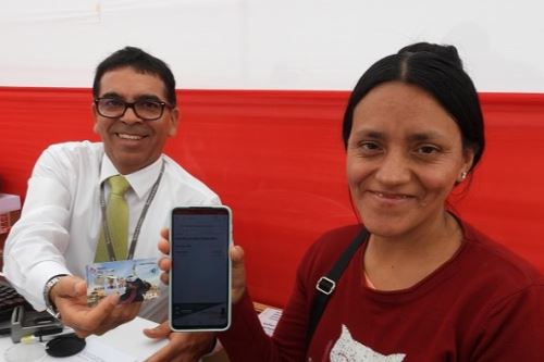 La app BN del Banco de la Nación permite a las usuarias de Juntos acceder a sus incentivos monetarios de manera rápida y segura. Foto: Programa Juntos